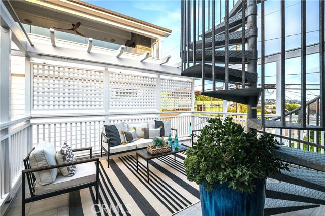 501 6th Place, Manhattan Beach, California 90266, 4 Bedrooms Bedrooms, ,2 BathroomsBathrooms,Residential,Sold,6th,SB23176896