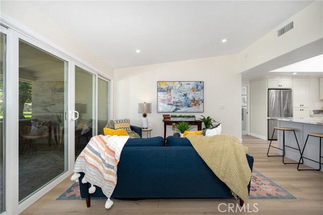 1540 Northwood Road, Seal Beach CA: https://media.crmls.org/medias/004f7fcb-9f6b-4f13-8e33-c4f073e5f920.jpg