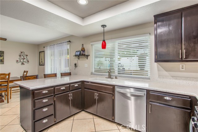 6967 Mountain Avenue, Highland CA: https://media.crmls.org/medias/005044e0-ef3f-4e2b-92a5-88f64b9ed1c2.jpg