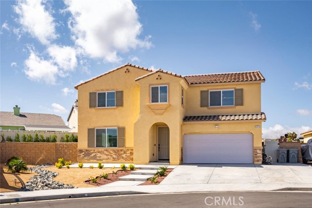 Detail Gallery Image 2 of 22 For 12913 Tehachapi St, Hesperia,  CA 92344 - 4 Beds | 3 Baths