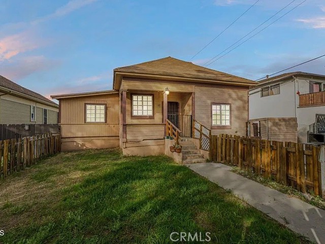 435 West 1st Street, 1 photo 1