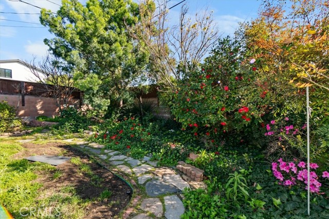 Detail Gallery Image 32 of 46 For 23032 Mobile, West Hills,  CA 91307 - 4 Beds | 2 Baths