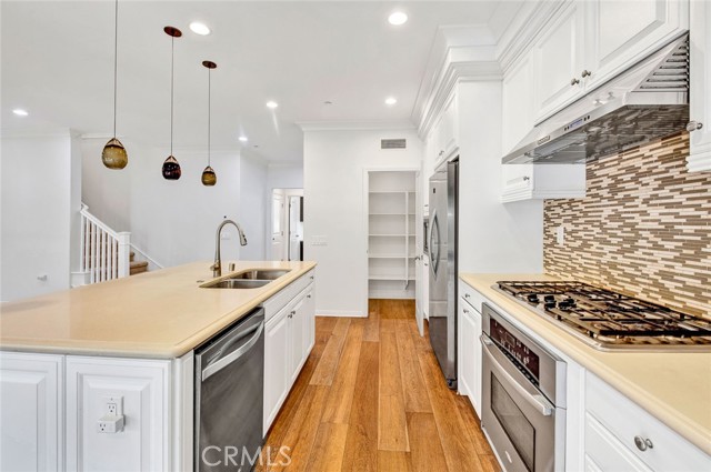 34 Somerton, Irvine CA: https://media.crmls.org/medias/00513526-c782-4f15-9382-2e000cdf0cba.jpg