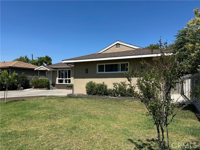 9387 Frankfort Avenue, Fontana CA: https://media.crmls.org/medias/00525bcc-16d6-4772-a277-c24bd5d9e473.jpg