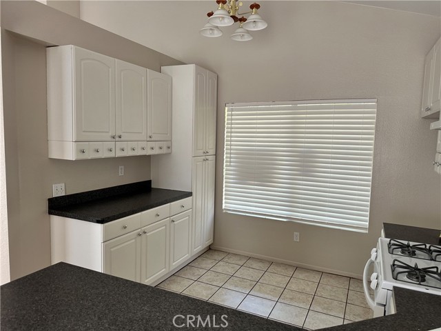 Detail Gallery Image 5 of 11 For 25589 Buena Fortuna Ln, Moreno Valley,  CA 92551 - 3 Beds | 2 Baths