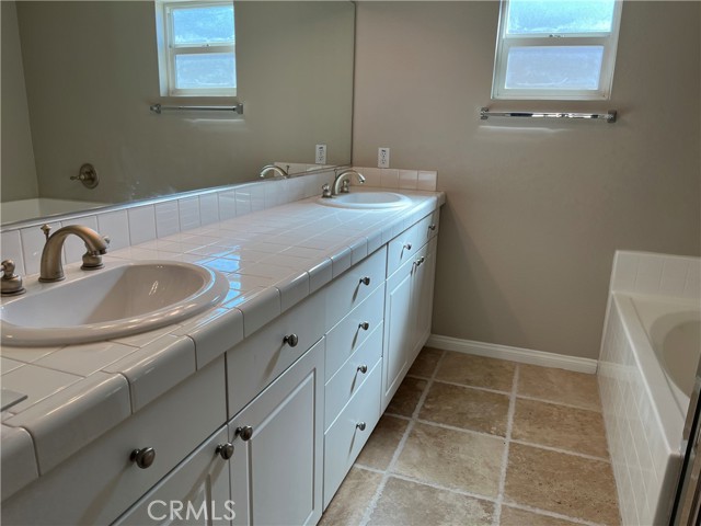 Detail Gallery Image 17 of 26 For 2826 Green River Rd #101,  Corona,  CA 92882 - 2 Beds | 2/1 Baths