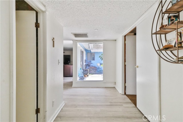 17 Bradford Ave photo 4