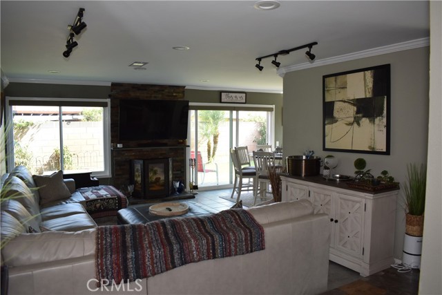 Detail Gallery Image 10 of 38 For 956 E Gladwick St, Carson,  CA 90746 - 4 Beds | 3 Baths