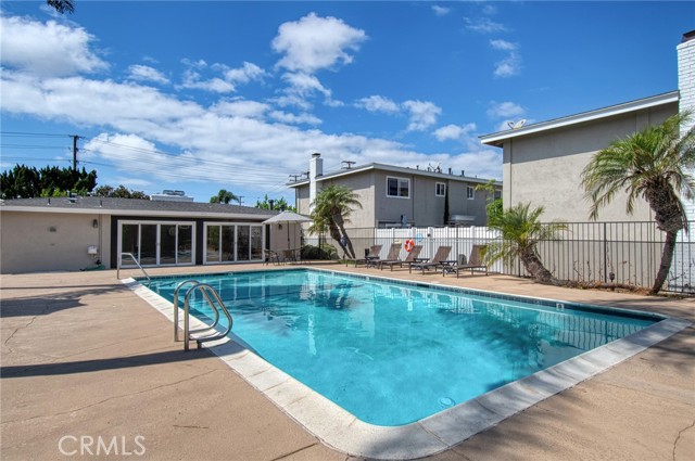 2400 Elden Ave #2, Costa Mesa, CA 92627