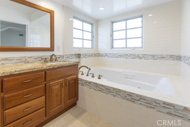 12792 Longden Street, Garden Grove CA: https://media.crmls.org/medias/005618a8-ddd4-4011-aff0-e3ab5d0a91fe.jpg