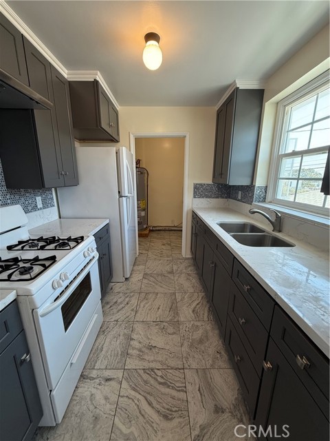 5913 Overhill Drive, Los Angeles CA: https://media.crmls.org/medias/0056ca50-0d86-45e3-8962-f130a22d2468.jpg