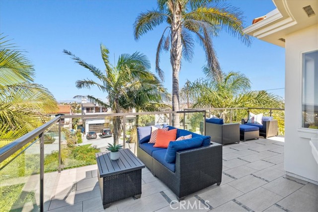 2nd floor patio