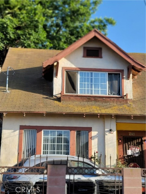 126 W 54th Street, Los Angeles CA: https://media.crmls.org/medias/00575a50-0057-4412-acee-6b781246ce1f.jpg