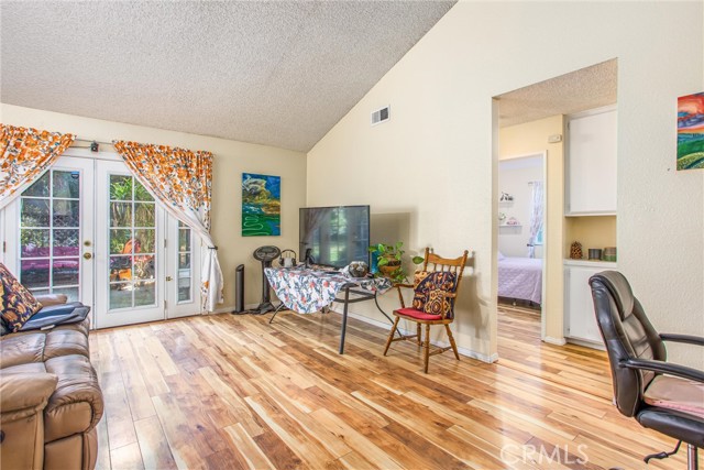 Detail Gallery Image 4 of 28 For 13503 Mulberry, Yucaipa,  CA 92399 - 3 Beds | 2 Baths