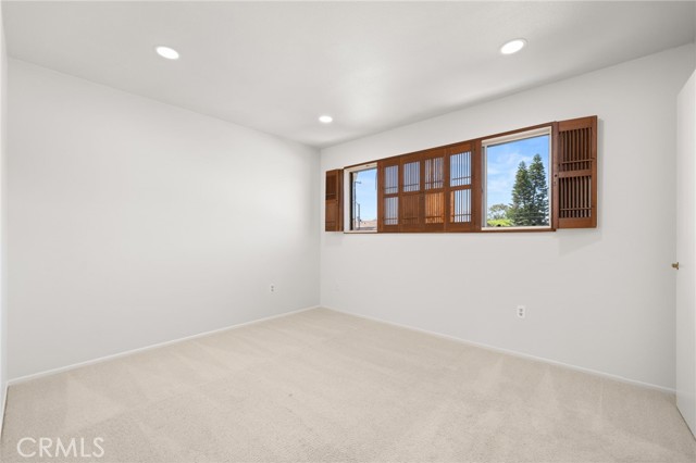 7667 Whitewater Drive, Huntington Beach CA: https://media.crmls.org/medias/00590b66-ea33-4644-b2ed-f59ae44d6cf4.jpg