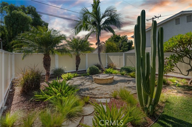 Detail Gallery Image 6 of 10 For 1328 W Fern Dr, Fullerton,  CA 92833 - 3 Beds | 2 Baths