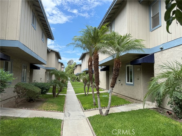 Detail Gallery Image 3 of 3 For 9240 Date St 10a,  Fontana,  CA 92335 - 2 Beds | 1/1 Baths