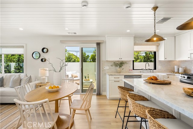 2134 Orange Avenue, Costa Mesa CA: https://media.crmls.org/medias/005a1bb4-f274-48b5-b2ab-7d8c31ebe669.jpg