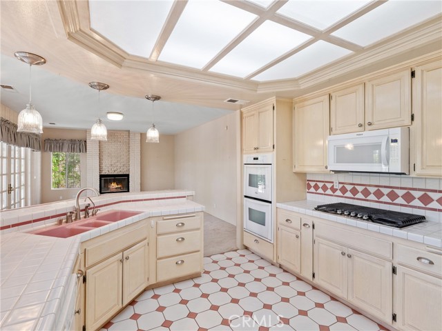 12665 Spring Valley, Victorville CA: https://media.crmls.org/medias/005a31ce-478f-4396-99ec-6a3ffa19f023.jpg