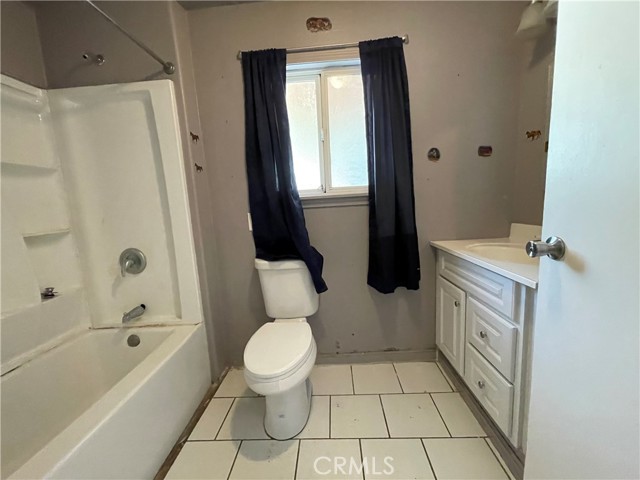 8031 Lake Street, Lower Lake CA: https://media.crmls.org/medias/005a6997-8ae4-46ca-8ae7-1518ce4783a4.jpg