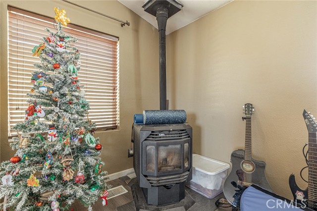 Detail Gallery Image 14 of 49 For 277 Longhorn, Mojave,  CA 93501 - 3 Beds | 2 Baths