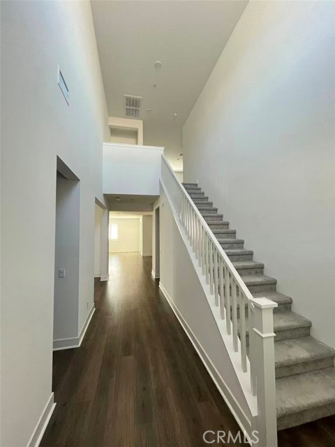 Detail Gallery Image 9 of 25 For 33075 Noir, Winchester,  CA 92596 - 5 Beds | 3/1 Baths