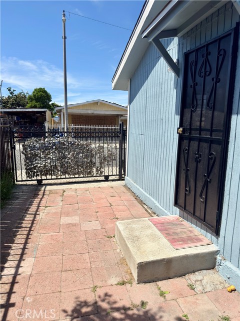 12002 Molette Street, Norwalk CA: https://media.crmls.org/medias/005bca36-82c8-457a-b527-80c9bd1cba41.jpg