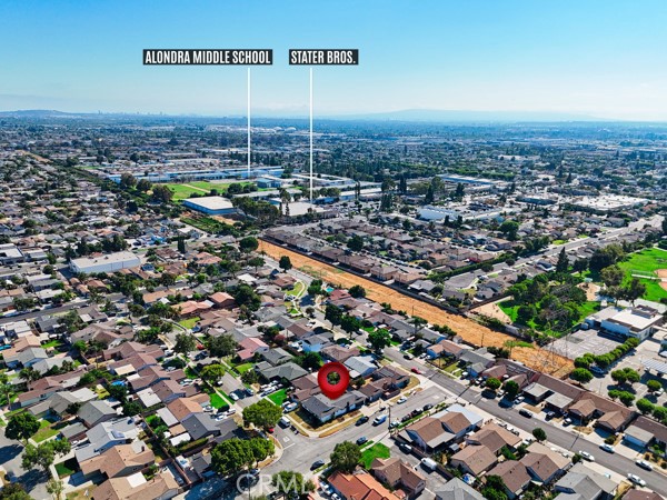 15605 Kervin Avenue, Paramount CA: https://media.crmls.org/medias/005cd39d-7594-4005-831c-0d5f0ca0728e.jpg