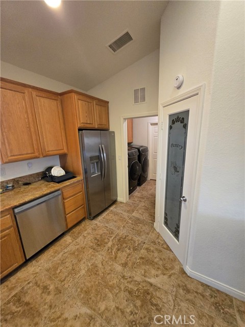 Detail Gallery Image 7 of 24 For 8720 Greasewood Ln, Victorville,  CA 92392 - 4 Beds | 2 Baths