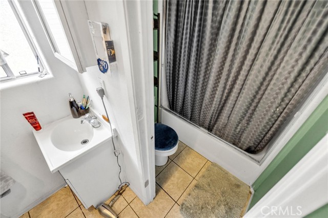 9203 Beach Street, Los Angeles CA: https://media.crmls.org/medias/005cfd19-29c2-4364-93eb-f28d4136c33e.jpg