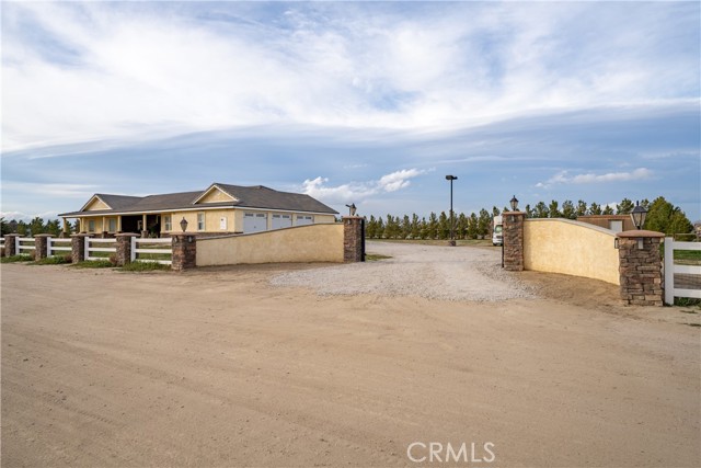 Detail Gallery Image 6 of 46 For 7095 Cypress, Rosamond,  CA 93560 - 4 Beds | 3 Baths