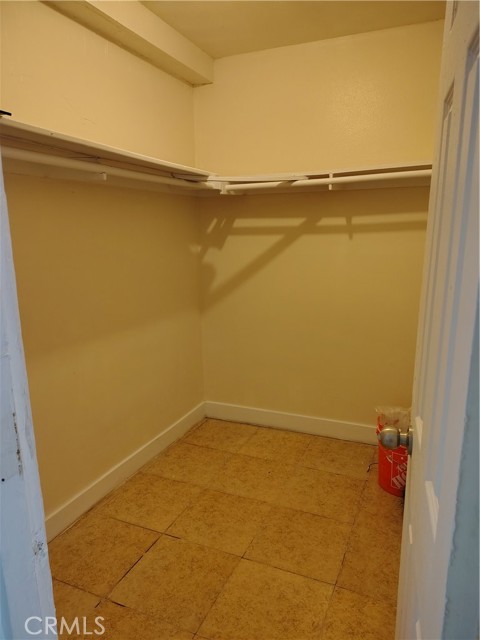 Detail Gallery Image 3 of 6 For 687 Karesh Ave #1,  Pomona,  CA 91767 - 2 Beds | 1 Baths
