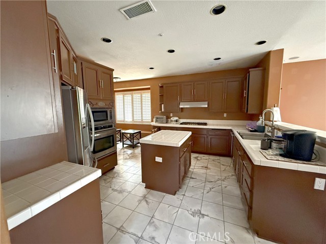 Detail Gallery Image 5 of 13 For 27185 Ocean Dunes St, Moreno Valley,  CA 92555 - 4 Beds | 3 Baths