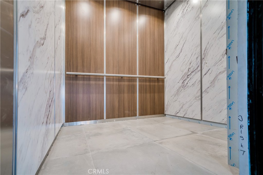 https://media.crmls.org/medias/005eb4b3-e8c4-435f-baf5-2b8637426fdd.jpg?preset=X-Large