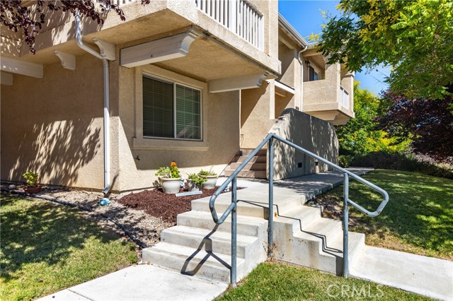 Detail Gallery Image 3 of 35 For 861 Marlbank Pl, Paso Robles,  CA 93446 - 3 Beds | 2/1 Baths