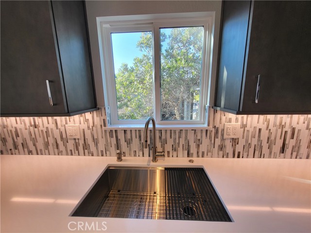 Detail Gallery Image 13 of 37 For 161 Monterey a,  Hermosa Beach,  CA 90254 - 3 Beds | 2/1 Baths