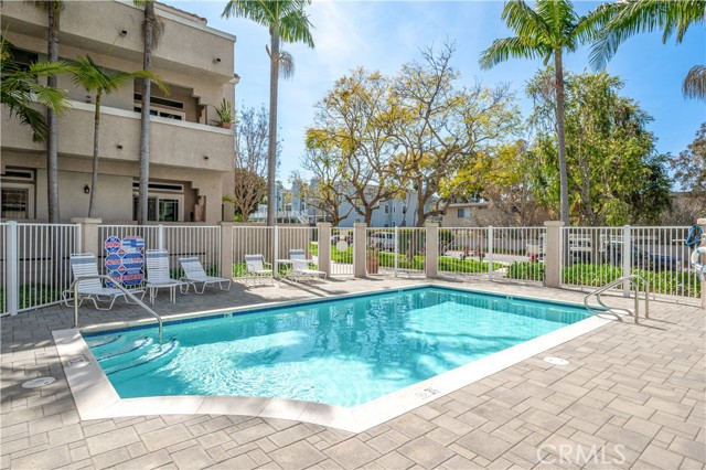 Detail Gallery Image 45 of 59 For 4591 Warner Ave #101,  Huntington Beach,  CA 92649 - 3 Beds | 2 Baths
