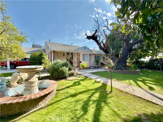 Detail Gallery Image 3 of 38 For 5654 Stansbury, Van Nuys,  CA 91401 - 2 Beds | 2 Baths