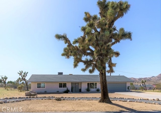 Detail Gallery Image 1 of 17 For 6840 Prescott Ave, Yucca Valley,  CA 92284 - 3 Beds | 2 Baths