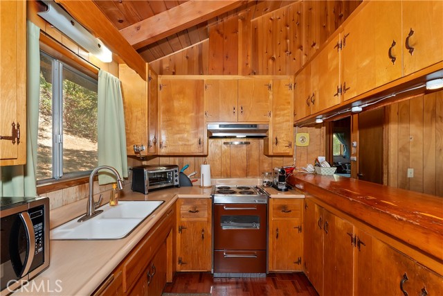 812 Arosa Drive, Crestline CA: https://media.crmls.org/medias/00609091-7ab3-457a-af8e-52171dc2fb4b.jpg