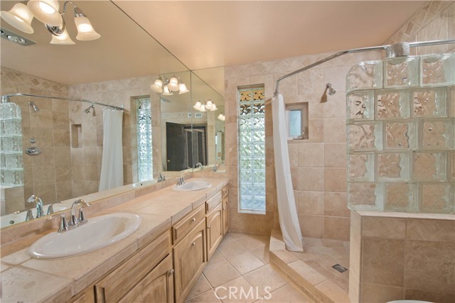 Detail Gallery Image 28 of 41 For 4389 San Blas Ave, Woodland Hills,  CA 91364 - 4 Beds | 2/1 Baths