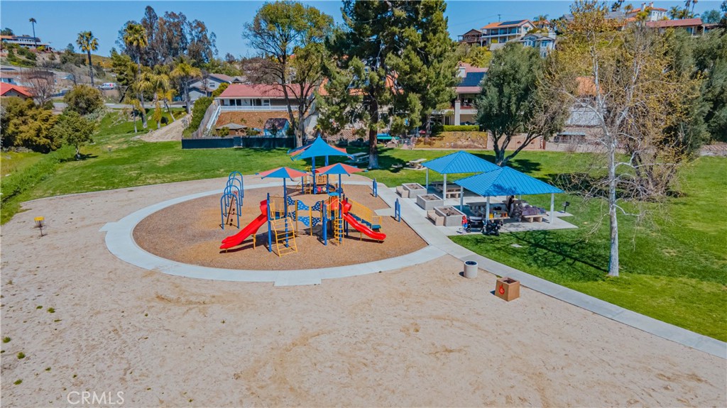 https://media.crmls.org/medias/00616cd8-ee66-4ff5-8c4f-476da67879a5.jpg?preset=X-Large