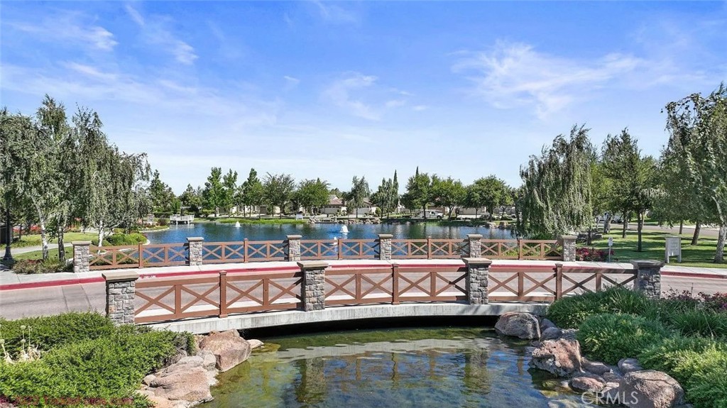 https://media.crmls.org/medias/00620beb-f11e-4c70-a832-4ceaf7533811.jpg?preset=X-Large