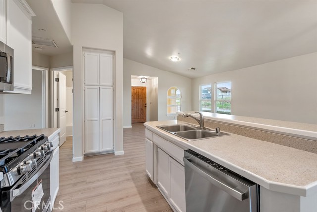 8460 Magdalena Drive, San Miguel CA: https://media.crmls.org/medias/00628eaa-d1a0-4dd5-a309-3d4f09f75eb7.jpg