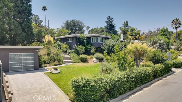 Detail Gallery Image 1 of 43 For 10034 La Canada Way, Shadow Hills,  CA 91040 - 2 Beds | 2 Baths