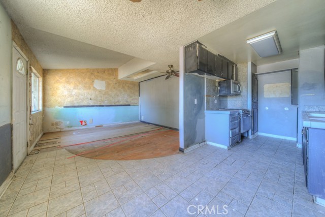 Detail Gallery Image 3 of 28 For 33051 Adelfa St, Lake Elsinore,  CA 92530 - 3 Beds | 1 Baths