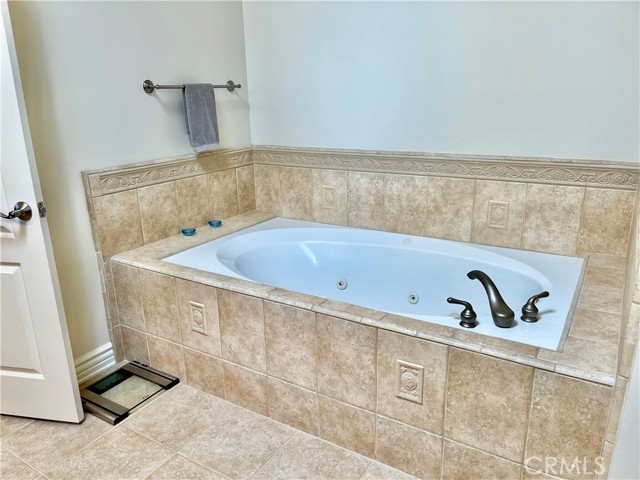 Detail Gallery Image 41 of 65 For 227 S Helberta Ave #B,  Redondo Beach,  CA 90277 - 4 Beds | 3/1 Baths