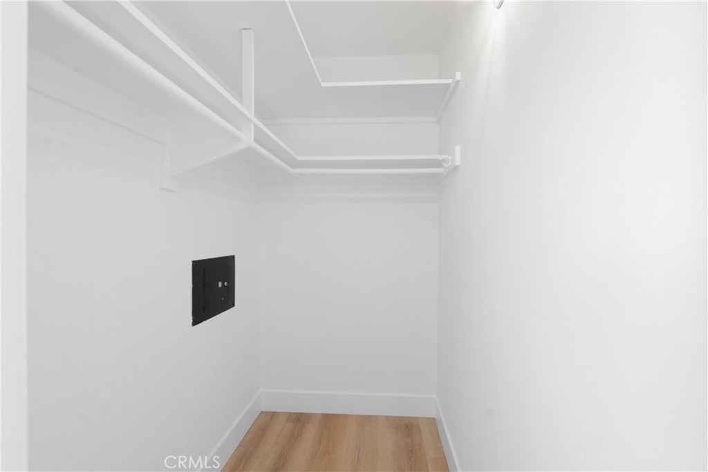 https://media.crmls.org/medias/00636af2-6493-49c0-b021-b0ad72d6f918.jpg?preset=X-Large