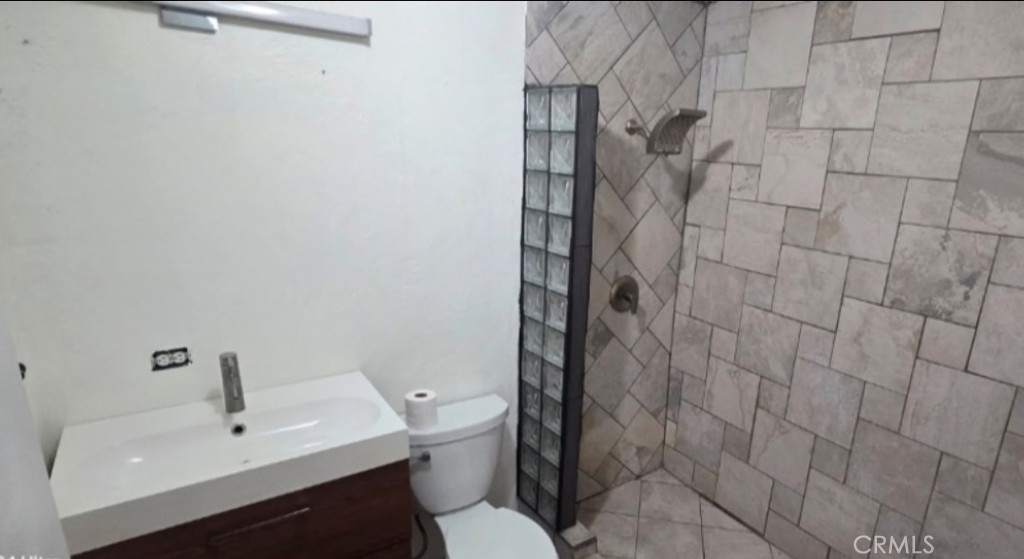 MLS #OC25004579 image #30