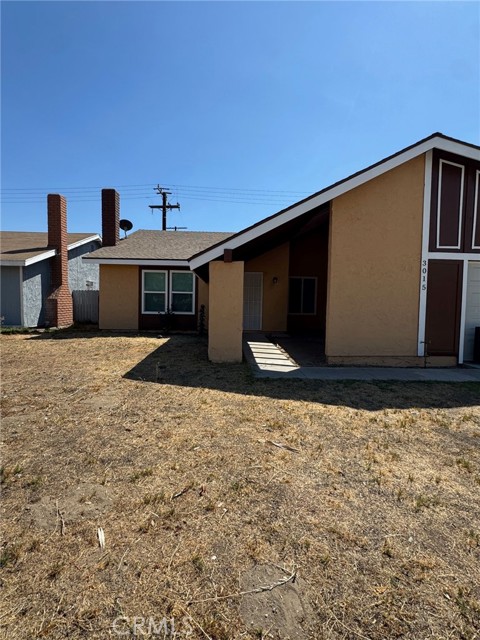 Detail Gallery Image 2 of 6 For 3015 Spruce St, Rialto,  CA 92376 - 4 Beds | 2 Baths